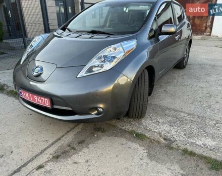 Сірий Ніссан Ліф, об'ємом двигуна 0 л та пробігом 154 тис. км за 8200 $, фото 3 на Automoto.ua