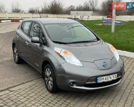 Серый Ниссан Лиф, объемом двигателя 0 л и пробегом 130 тыс. км за 5900 $, фото 3 на Automoto.ua