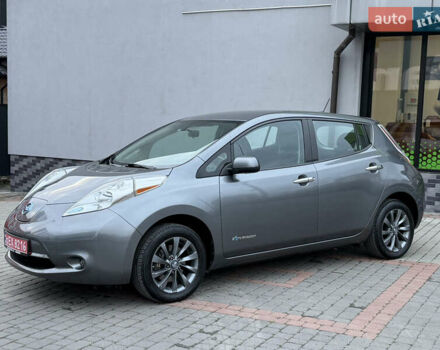 Серый Ниссан Лиф, объемом двигателя 0 л и пробегом 86 тыс. км за 6999 $, фото 2 на Automoto.ua