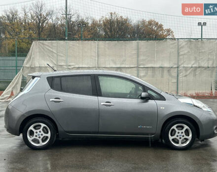 Ниссан Лиф 2014 в Харькове на Automoto.ua Серый Ниссан Лиф, объемом двигателя 0 л и пробегом 112 тыс. км за 6999 $, фото 4 на Automoto.ua