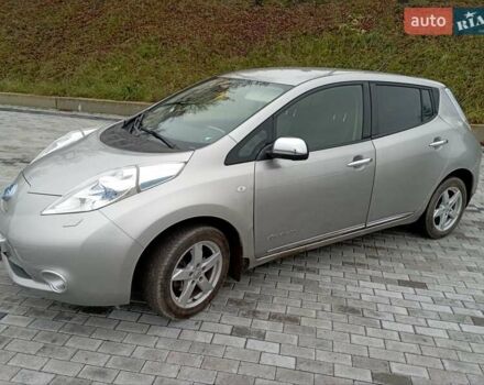 Серый Ниссан Лиф, объемом двигателя 0 л и пробегом 132 тыс. км за 5950 $, фото 10 на Automoto.ua