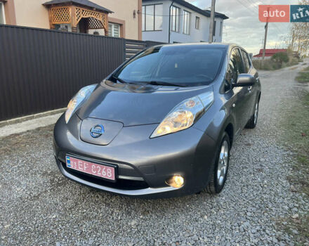 Ниссан Лиф 2014 в Черновцах на Automoto.ua Серый Ниссан Лиф, объемом двигателя 0 л и пробегом 83 тыс. км за 5900 $, фото 35 на Automoto.ua