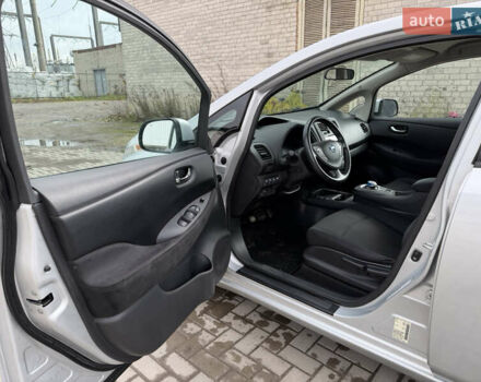 Серый Ниссан Лиф, объемом двигателя 0 л и пробегом 134 тыс. км за 6499 $, фото 15 на Automoto.ua