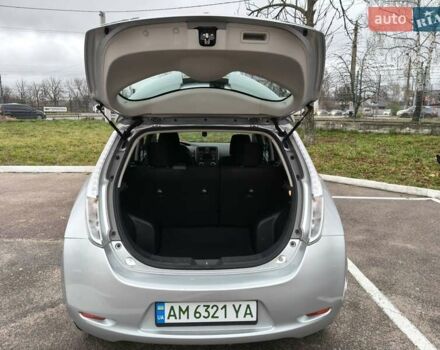 Серый Ниссан Лиф, объемом двигателя 0 л и пробегом 46 тыс. км за 7500 $, фото 7 на Automoto.ua