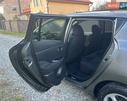 Ниссан Лиф 2014 в Черновцах на Automoto.ua Серый Ниссан Лиф, объемом двигателя 0 л и пробегом 83 тыс. км за 5900 $, фото 27 на Automoto.ua