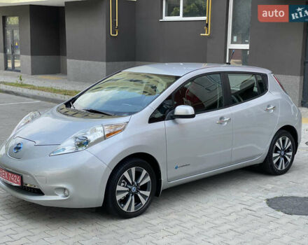 Серый Ниссан Лиф, объемом двигателя 0 л и пробегом 147 тыс. км за 4400 $, фото 10 на Automoto.ua