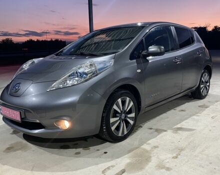 Сірий Ніссан Ліф, об'ємом двигуна 0 л та пробігом 131 тис. км за 6550 $, фото 3 на Automoto.ua