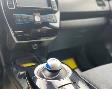 Серый Ниссан Лиф, объемом двигателя 24 л и пробегом 83 тыс. км за 9600 $, фото 13 на Automoto.ua