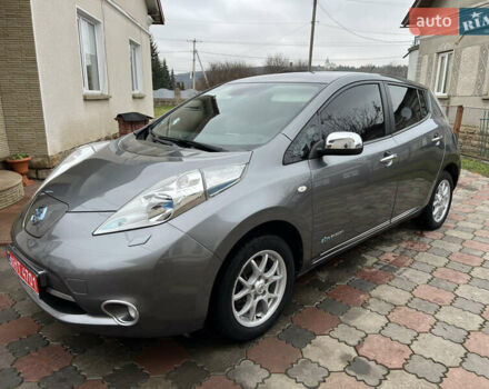 Серый Ниссан Лиф, объемом двигателя 0 л и пробегом 139 тыс. км за 7200 $, фото 1 на Automoto.ua