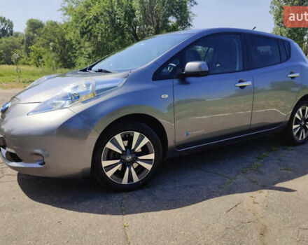 Сірий Ніссан Ліф, об'ємом двигуна 0 л та пробігом 155 тис. км за 7199 $, фото 2 на Automoto.ua