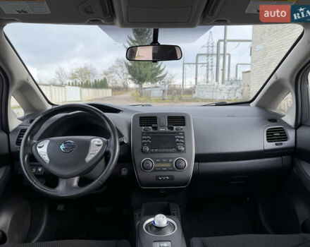 Серый Ниссан Лиф, объемом двигателя 0 л и пробегом 134 тыс. км за 6499 $, фото 18 на Automoto.ua