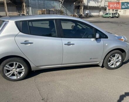 Сірий Ніссан Ліф, об'ємом двигуна 0 л та пробігом 107 тис. км за 7200 $, фото 4 на Automoto.ua