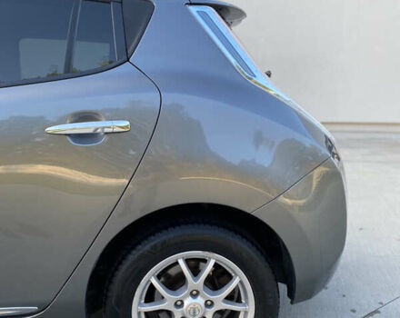 Серый Ниссан Лиф, объемом двигателя 0 л и пробегом 135 тыс. км за 6800 $, фото 12 на Automoto.ua