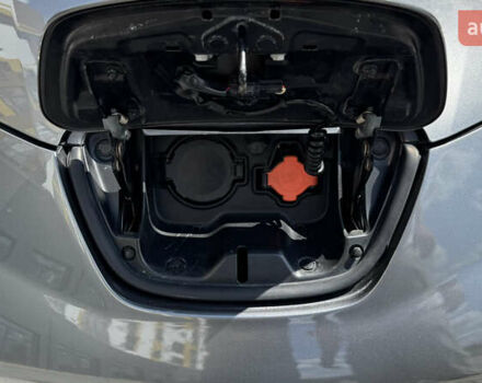 Серый Ниссан Лиф, объемом двигателя 0 л и пробегом 137 тыс. км за 6900 $, фото 19 на Automoto.ua