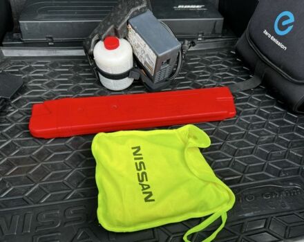 Серый Ниссан Лиф, объемом двигателя 0 л и пробегом 124 тыс. км за 7777 $, фото 9 на Automoto.ua