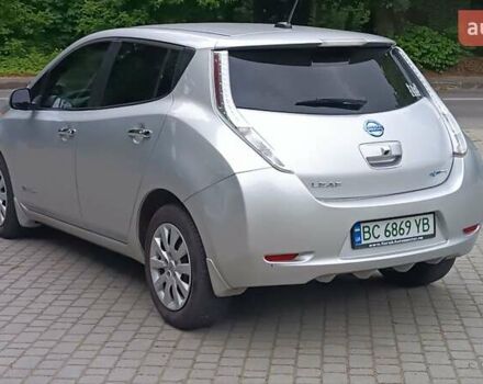 Сірий Ніссан Ліф, об'ємом двигуна 0 л та пробігом 118 тис. км за 6600 $, фото 1 на Automoto.ua