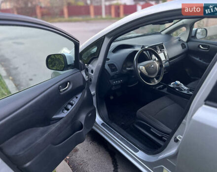 Серый Ниссан Лиф, объемом двигателя 0 л и пробегом 108 тыс. км за 7290 $, фото 14 на Automoto.ua