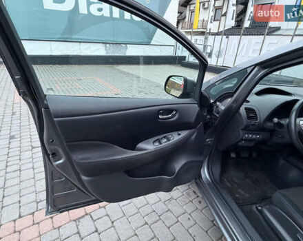 Серый Ниссан Лиф, объемом двигателя 0 л и пробегом 86 тыс. км за 6999 $, фото 30 на Automoto.ua