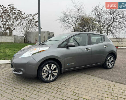 Серый Ниссан Лиф, объемом двигателя 0 л и пробегом 130 тыс. км за 5900 $, фото 4 на Automoto.ua