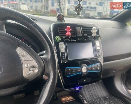 Сірий Ніссан Ліф, об'ємом двигуна 0 л та пробігом 169 тис. км за 6800 $, фото 16 на Automoto.ua