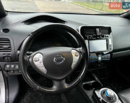 Сірий Ніссан Ліф, об'ємом двигуна 0 л та пробігом 75 тис. км за 7500 $, фото 16 на Automoto.ua