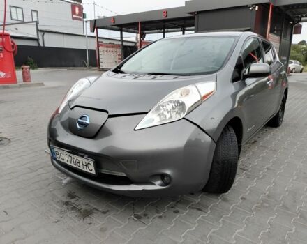 Серый Ниссан Лиф, объемом двигателя 0 л и пробегом 196 тыс. км за 5499 $, фото 3 на Automoto.ua