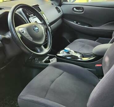 Серый Ниссан Лиф, объемом двигателя 0 л и пробегом 120 тыс. км за 6550 $, фото 26 на Automoto.ua