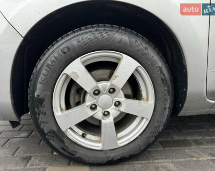 Сірий Ніссан Ліф, об'ємом двигуна 0 л та пробігом 75 тис. км за 7500 $, фото 9 на Automoto.ua