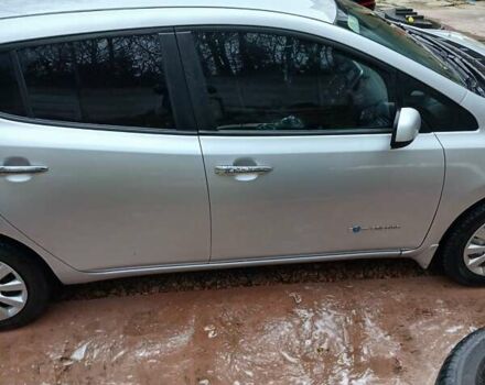 Серый Ниссан Лиф, объемом двигателя 0 л и пробегом 122 тыс. км за 6900 $, фото 3 на Automoto.ua