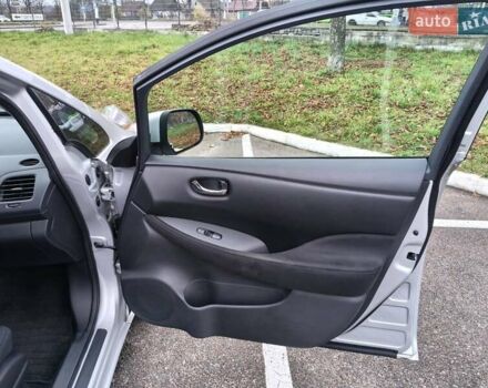 Серый Ниссан Лиф, объемом двигателя 0 л и пробегом 46 тыс. км за 7500 $, фото 25 на Automoto.ua