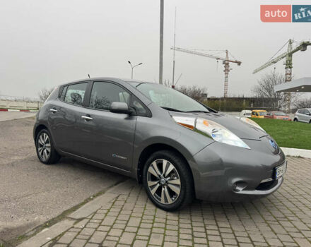 Серый Ниссан Лиф, объемом двигателя 0 л и пробегом 130 тыс. км за 5900 $, фото 5 на Automoto.ua