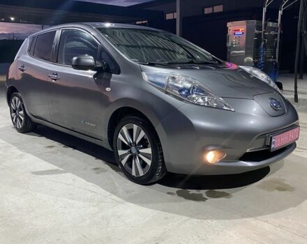 Сірий Ніссан Ліф, об'ємом двигуна 0 л та пробігом 131 тис. км за 6550 $, фото 1 на Automoto.ua