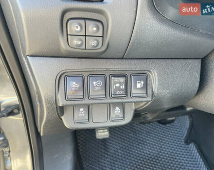 Серый Ниссан Лиф, объемом двигателя 0 л и пробегом 127 тыс. км за 7799 $, фото 6 на Automoto.ua