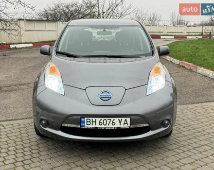 Серый Ниссан Лиф, объемом двигателя 0 л и пробегом 130 тыс. км за 5900 $, фото 2 на Automoto.ua