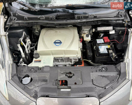 Сірий Ніссан Ліф, об'ємом двигуна 0 л та пробігом 138 тис. км за 5950 $, фото 27 на Automoto.ua