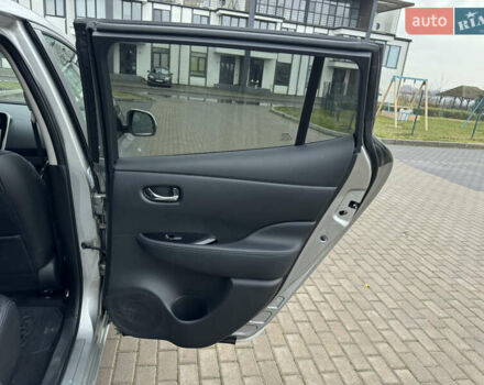 Сірий Ніссан Ліф, об'ємом двигуна 0 л та пробігом 75 тис. км за 7500 $, фото 29 на Automoto.ua