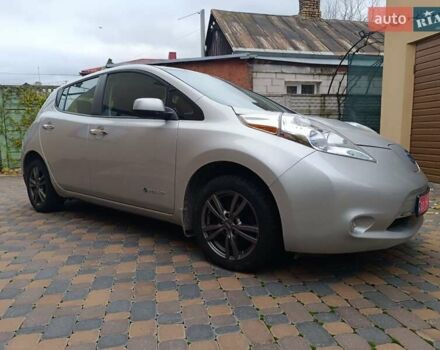 Ниссан Лиф 2014 в Ровно на Automoto.ua Серый Ниссан Лиф, объемом двигателя 0 л и пробегом 118 тыс. км за 5700 $, фото 2 на Automoto.ua