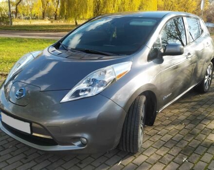 Серый Ниссан Лиф, объемом двигателя 3 л и пробегом 169 тыс. км за 6950 $, фото 1 на Automoto.ua