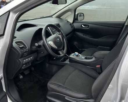 Сірий Ніссан Ліф, об'ємом двигуна 0 л та пробігом 135 тис. км за 6200 $, фото 10 на Automoto.ua
