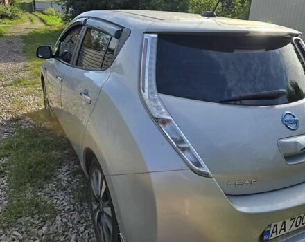 Серый Ниссан Лиф, объемом двигателя 0 л и пробегом 141 тыс. км за 7500 $, фото 3 на Automoto.ua