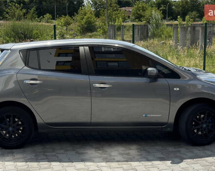 Серый Ниссан Лиф, объемом двигателя 0 л и пробегом 137 тыс. км за 6900 $, фото 3 на Automoto.ua