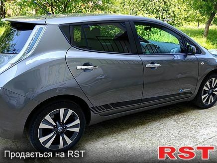 Серый Ниссан Лиф, объемом двигателя 80 л и пробегом 103 тыс. км за 7749 $, фото 2 на Automoto.ua