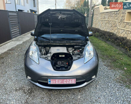 Ниссан Лиф 2014 в Черновцах на Automoto.ua Серый Ниссан Лиф, объемом двигателя 0 л и пробегом 83 тыс. км за 5900 $, фото 41 на Automoto.ua