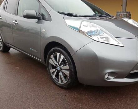 Серый Ниссан Лиф, объемом двигателя 0 л и пробегом 99 тыс. км за 7400 $, фото 8 на Automoto.ua