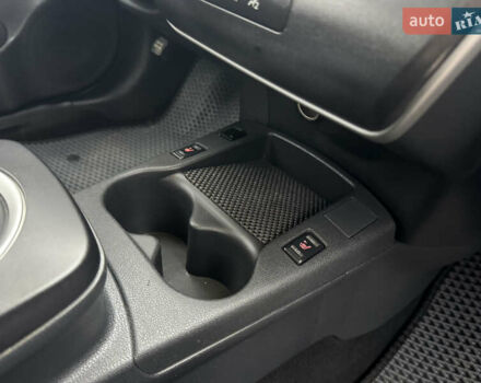 Серый Ниссан Лиф, объемом двигателя 0 л и пробегом 130 тыс. км за 5900 $, фото 13 на Automoto.ua