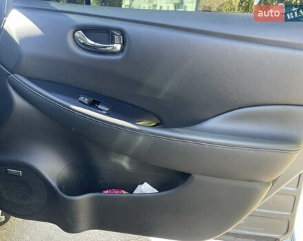 Серый Ниссан Лиф, объемом двигателя 0 л и пробегом 127 тыс. км за 7799 $, фото 4 на Automoto.ua