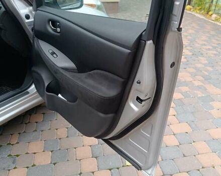 Ниссан Лиф 2014 в Ровно на Automoto.ua Серый Ниссан Лиф, объемом двигателя 0 л и пробегом 118 тыс. км за 5700 $, фото 37 на Automoto.ua