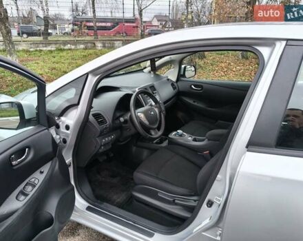 Серый Ниссан Лиф, объемом двигателя 0 л и пробегом 46 тыс. км за 7500 $, фото 15 на Automoto.ua