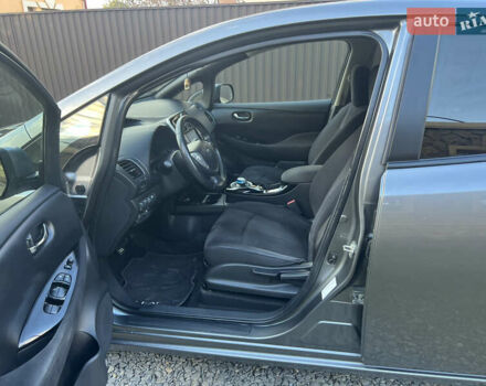 Ниссан Лиф 2014 в Черновцах на Automoto.ua Серый Ниссан Лиф, объемом двигателя 0 л и пробегом 83 тыс. км за 5900 $, фото 21 на Automoto.ua