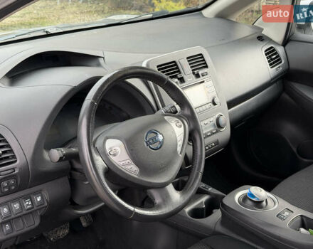 Серый Ниссан Лиф, объемом двигателя 0 л и пробегом 134 тыс. км за 6499 $, фото 17 на Automoto.ua